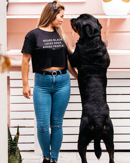 Wears Black. Loves Cats. Avoids People. Crop T-Shirt - The Dog Mum