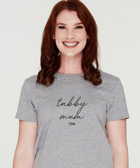 Tabby Cat Mum Illustration: Classic T-Shirt - The Dog Mum
