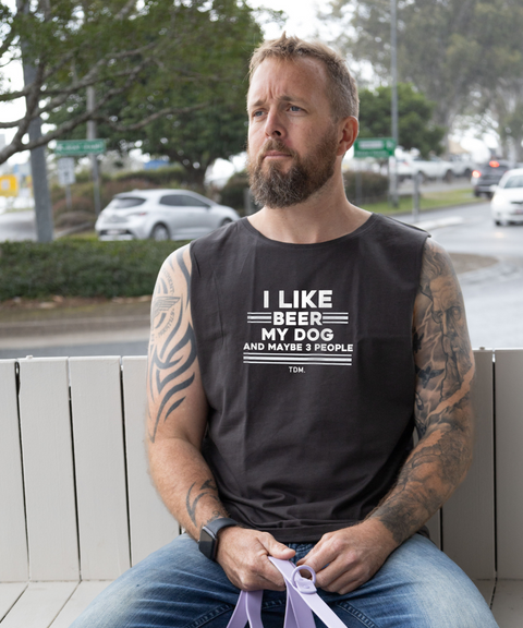 NEW I Like Beer My Dog/s And Maybe 3 People: Men's Tank