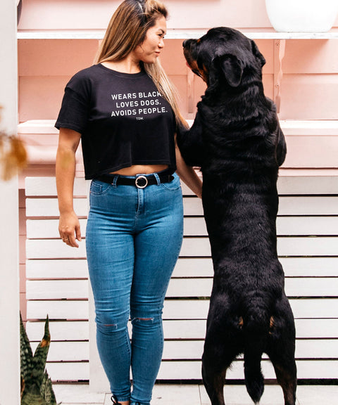 Wears Black. Loves Cats. Avoids People. Crop T-Shirt - The Dog Mum