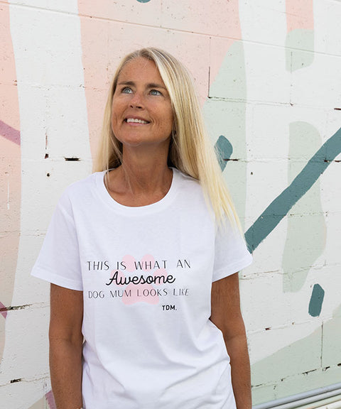 This is What an Awesome Dog Mum Looks Like Classic T-Shirt