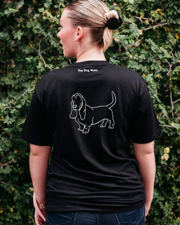 Basset Hound Mum Illustration: Unisex T-Shirt - The Dog Mum
