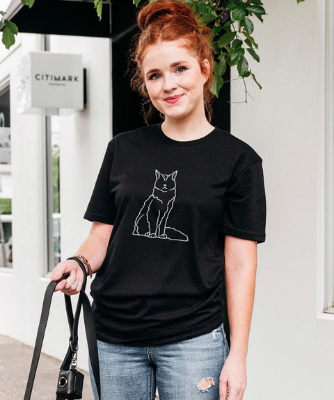 Maine Coon Mum Illustration: Unisex T-Shirt - The Dog Mum
