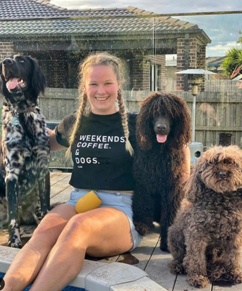 Weekends. [Fave Thing]. & Dogs. Crop T-Shirt - The Dog Mum